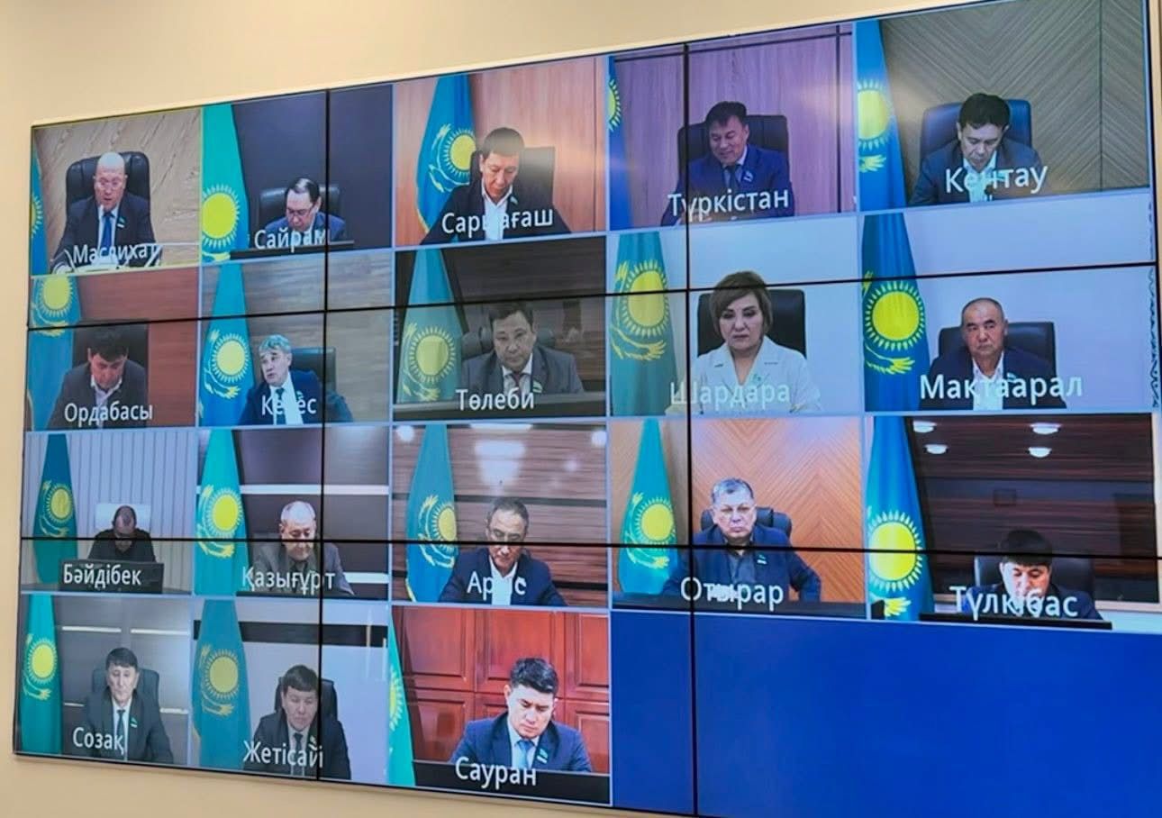 Егде жастағы ер адамдар оргазммен жыныстық қатынасқа түседі видео Смотреть порно кончил сперму в ауызе